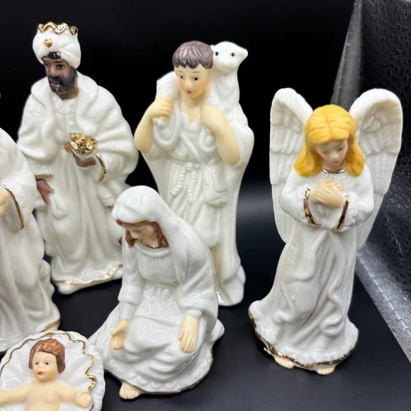 Galleria Fine Porcelain Nativity  9 Pc Set Figurine - Picture 8 of 13
